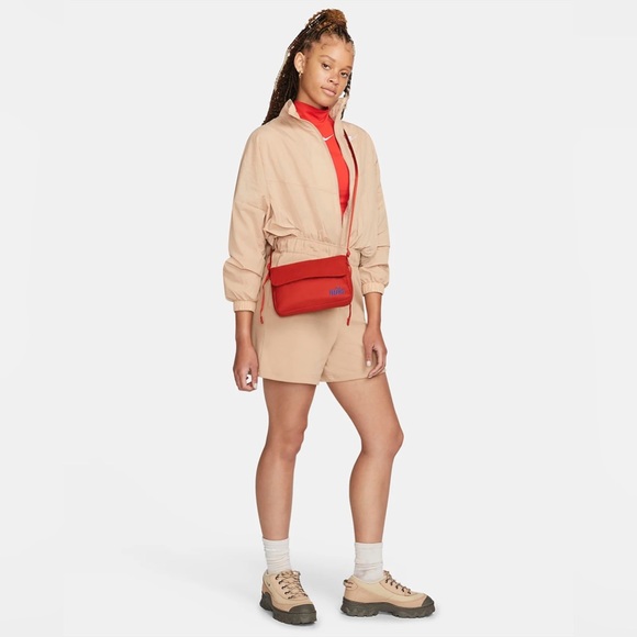 COPY - Nike Sportswear Futura 365 Crossbody Bag (3L) NWT - Picture 9 of 9